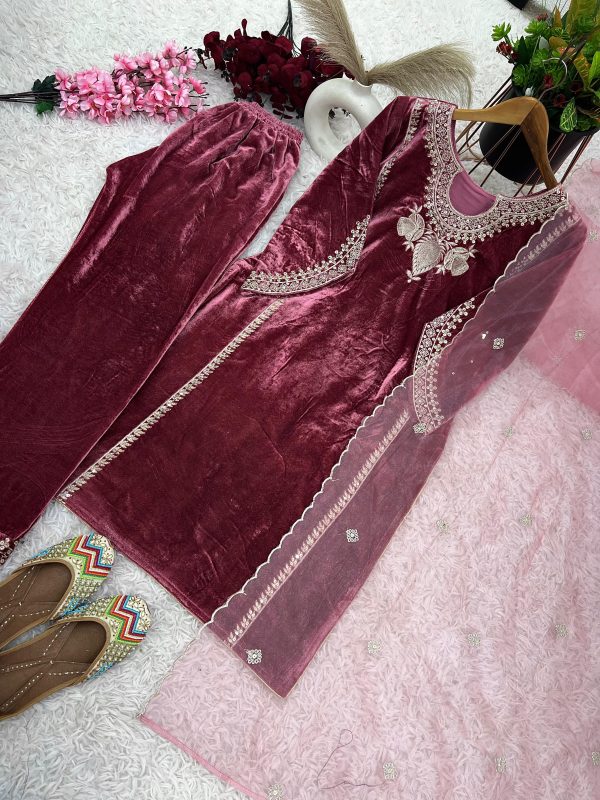 SHREE HARI SSR 498 DESIGNER VELVET SALWAR SUITS