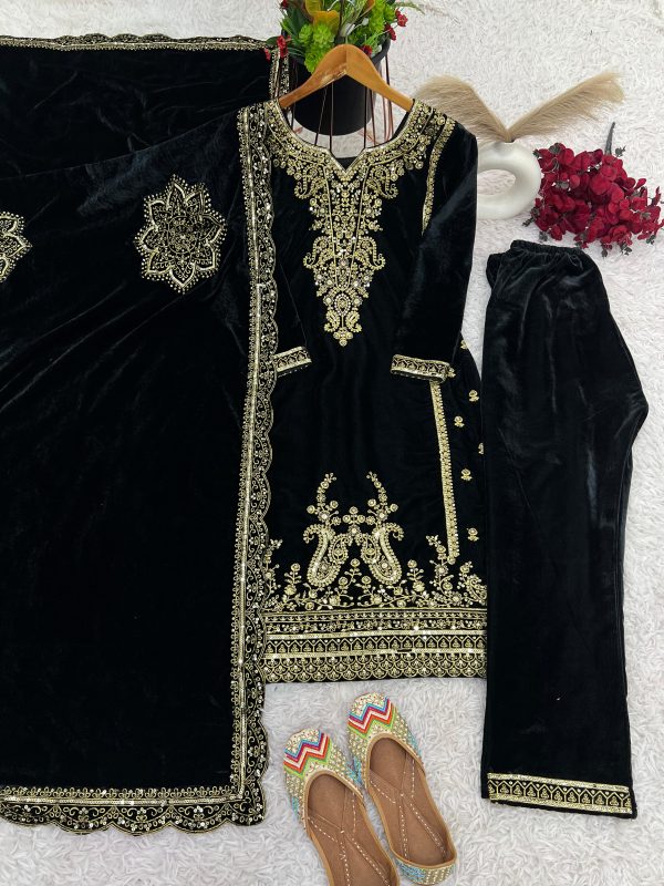 SHREE HARI SSR 499 DESIGNER VELVET SALWAR SUITS