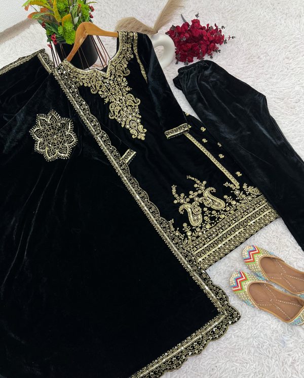 SHREE HARI SSR 499 DESIGNER VELVET SALWAR SUITS