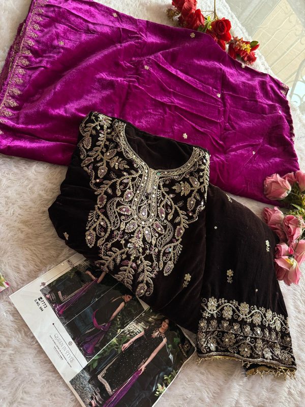 ZIAAZ DESIGNS 644 PAKISTANI VELVET SUITS