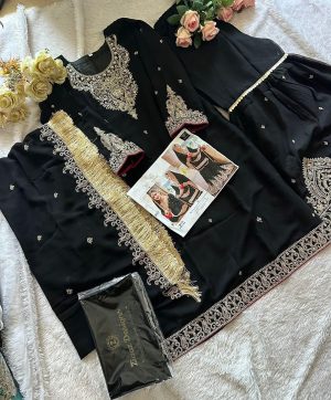 ZIAAZ DESIGNS 662 VELVET PAKISTANI SUITS IN INDIA