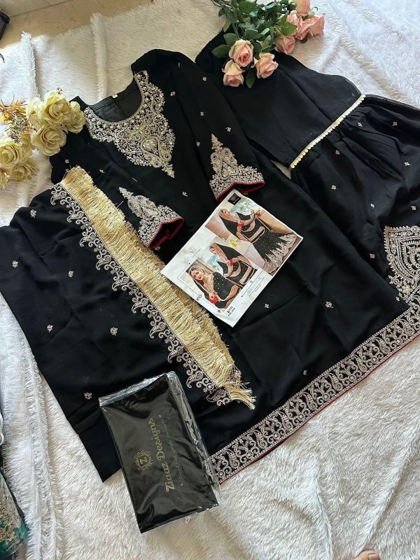 ZIAAZ DESIGNS 662 VELVET PAKISTANI SUITS IN INDIA