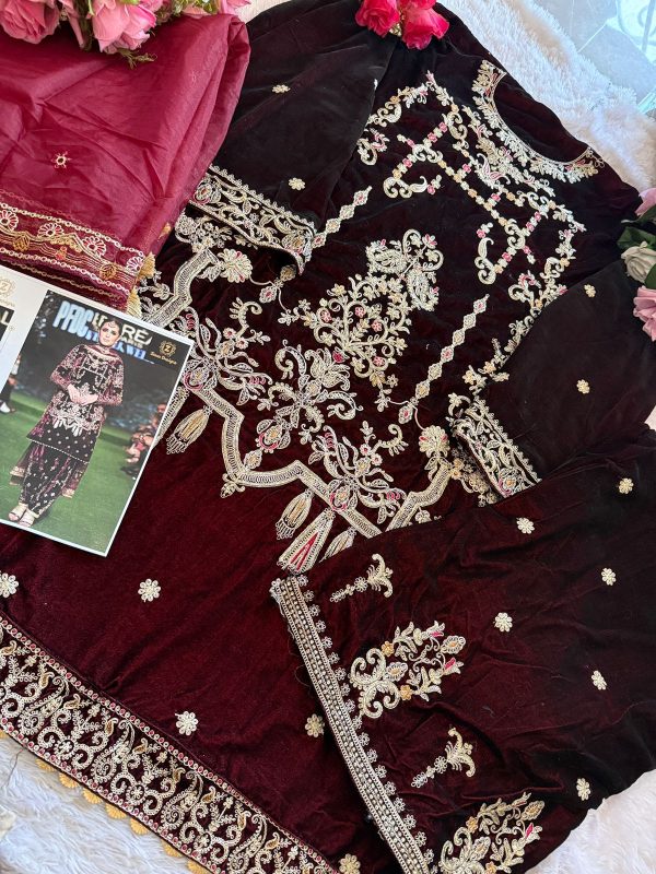 ZIAAZ DESIGNS 671 VELVET PAKISTANI SUITS IN INDIA