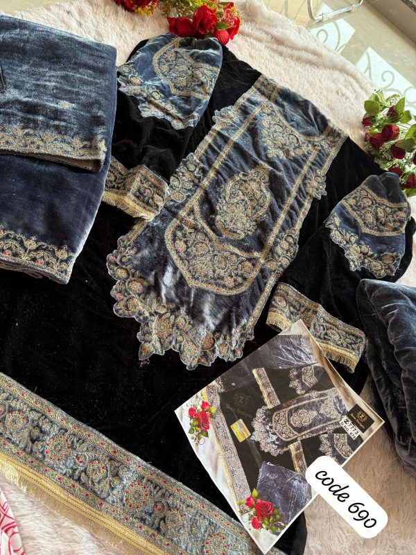 ZIAAZ DESIGNS 690 VELVET PAKISTANI SUITS IN INDIA