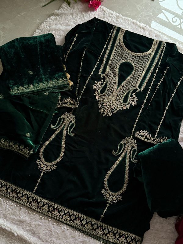 ZIAAZ DESIGNS 727 A VELVET PAKISTANI SUITS