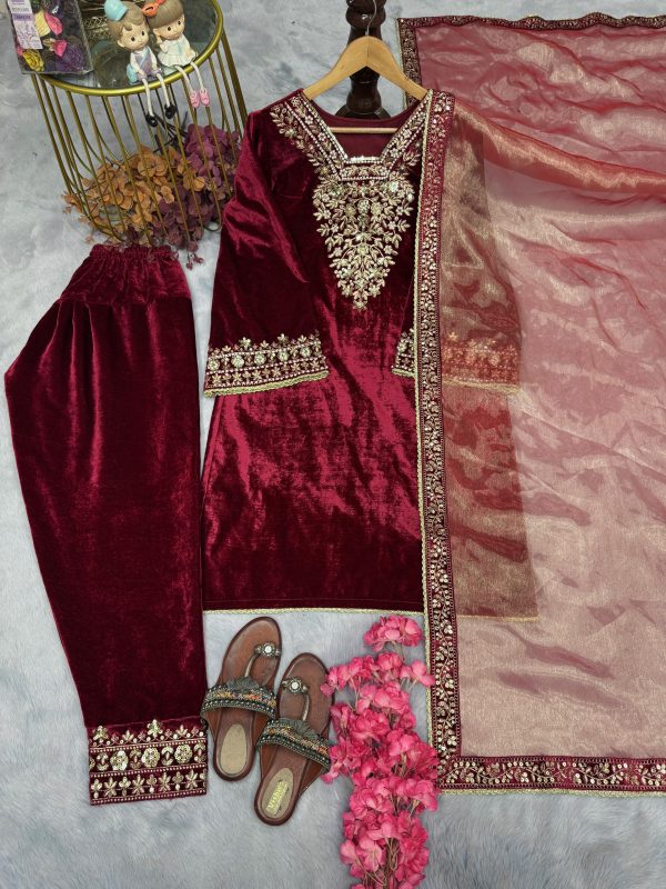 AAROHI DESIGNER AD 185 VELVET SALWAR SUITS