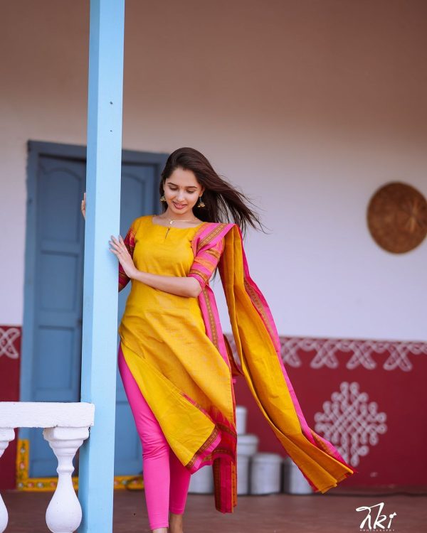 MURTI TRENDS YELLOW VATIKA COTTON SUITS SET