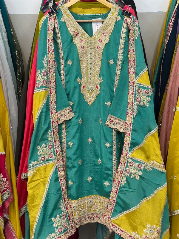 TAHARAH 1060 C CHINNON PAKISTANI SUITS