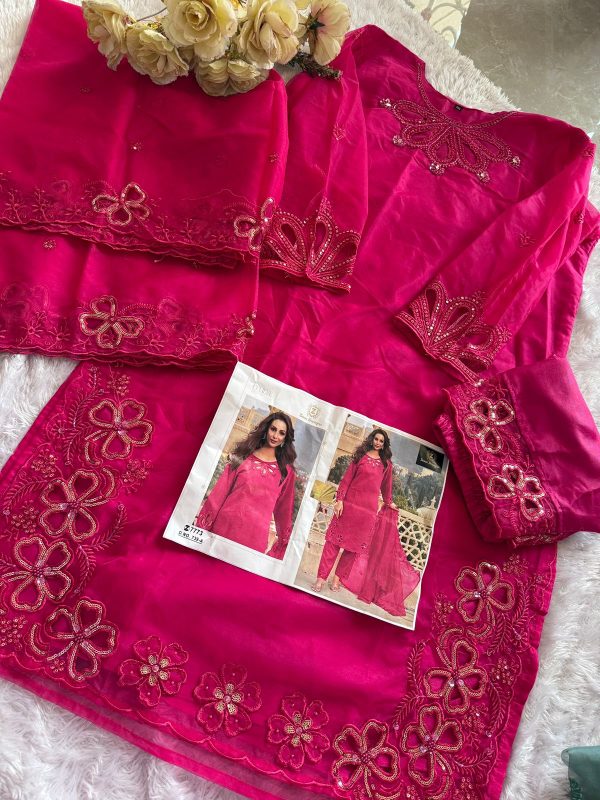 ZIAAZ DESIGNS 739 A PAKISTANI SUITS WHOLESALE