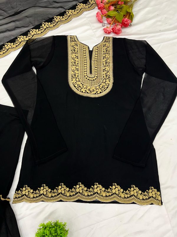 SHREE HARI SRK 5236 D DESIGNER PLAZZO SUITS