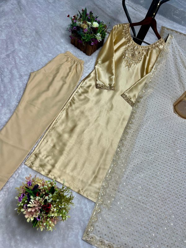 HK 1701 DESIGNER EMBROIDERY SEQUENCE WORK KURTI