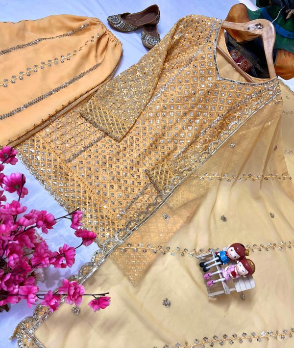 LC 1361 F DESIGNER KURTI PLAZZO SUITS WHOLESALE