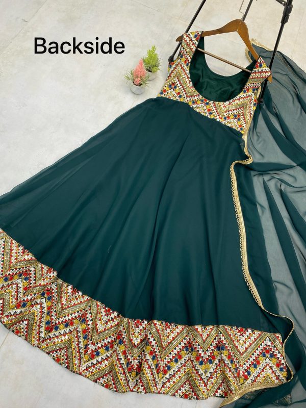 LG 1938 DESIGNER EMBROIDERED GEORGETTE GOWN