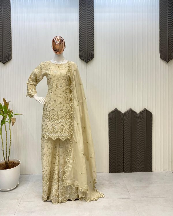 LG 1948 TRENDING WEDDING SEASON KURTA PLAZZO