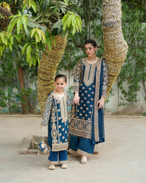 SHREE HARI SR 1654 MOTHER DAUGHTER COMBINATION DESIGNS SUITS