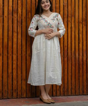 SHRUTI CREATION RAYON EMBROIDERED FLORAL KURTI