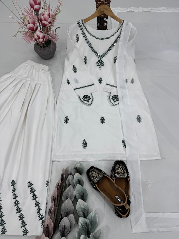 KARMA FASHION KF 1690 DESIGNER FARSHI SUITS ONLINE