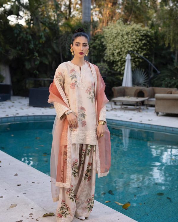 LADY LOOK 005 TRENDING FARSHI PLAZZO SUITS
