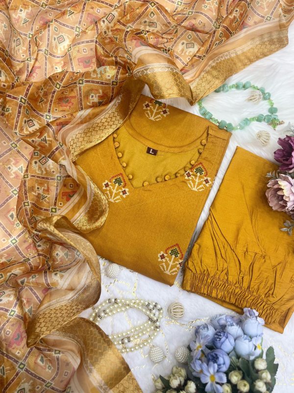 MURTI TRENDS BANARASI YELLOW BUTI SUIT SET WHOLESALE