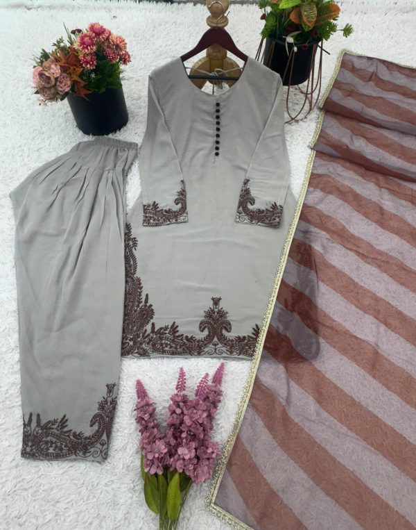 SHREE HARI ZSR 3127 TRENDING FARSHI SUITS ONLINE