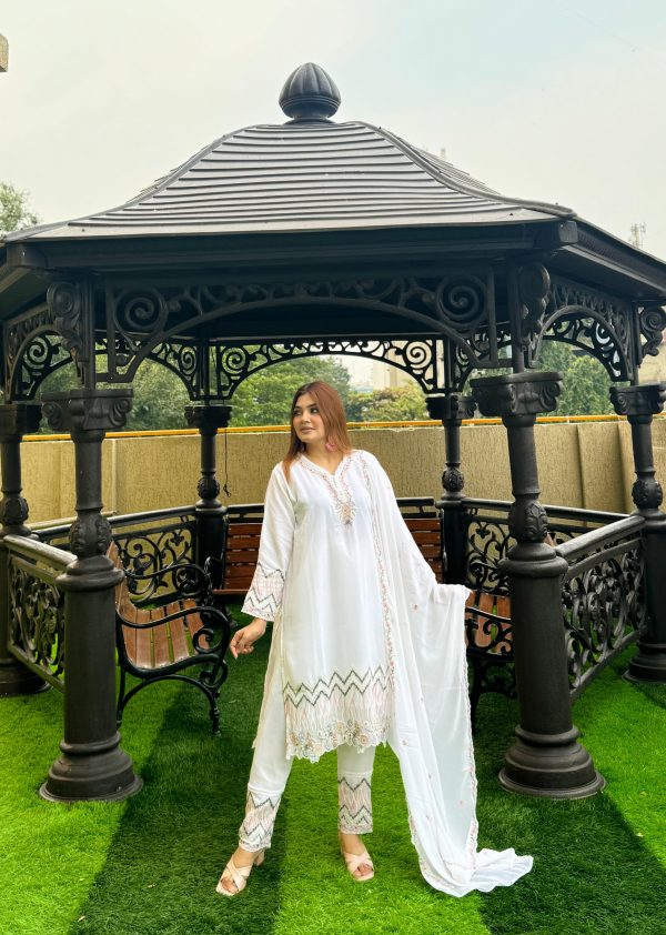 AFFAN CREATION R 8 N GEORGETTE SALWAR KAMEEZ