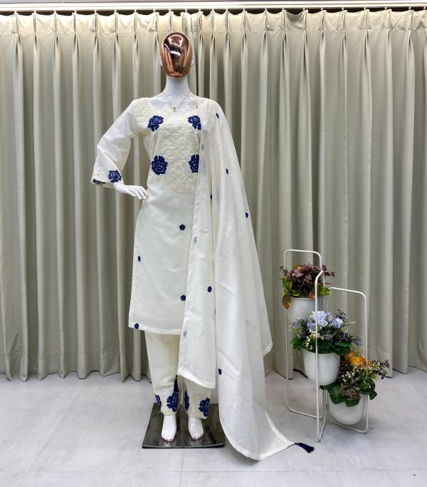 BE 382 EXCLUSIVE SUIT IN EMBROIDERED ROMAN SILK