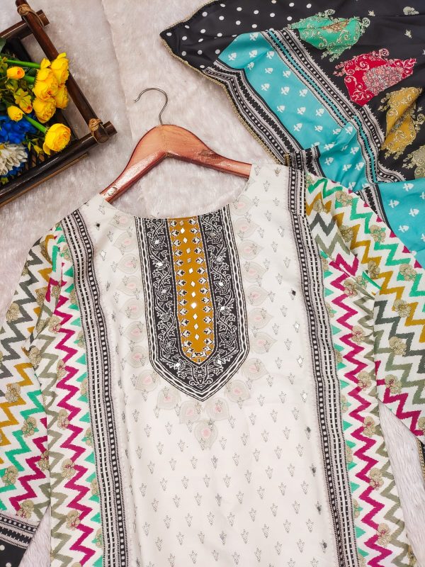 KALEESHA FAB YD 017 READYMADE MUSLIN COTTON SUITS