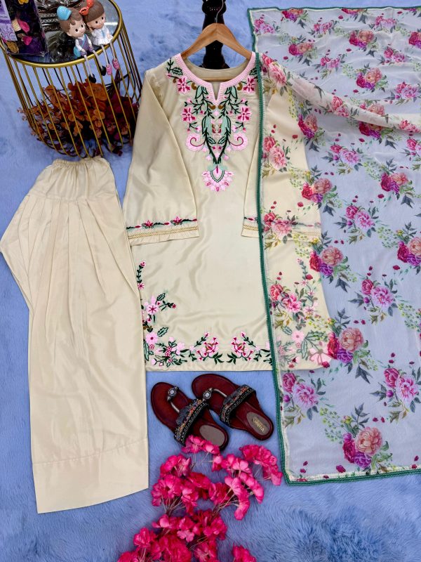 LADY LOOK 015 TRENDING FARSHI SALWAR SUITS