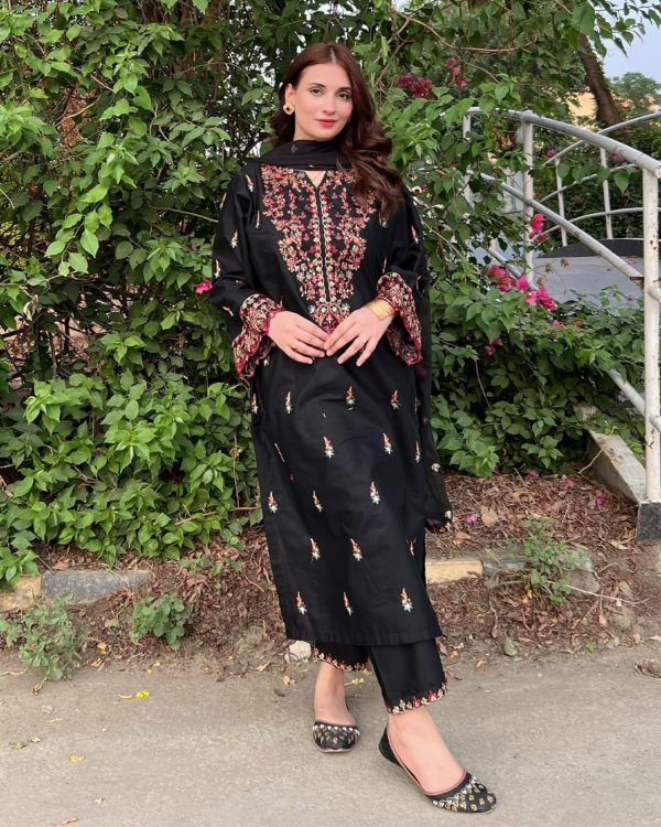 LC 1375 DESIGNER GEORGETTE SUITS WHOLESALE