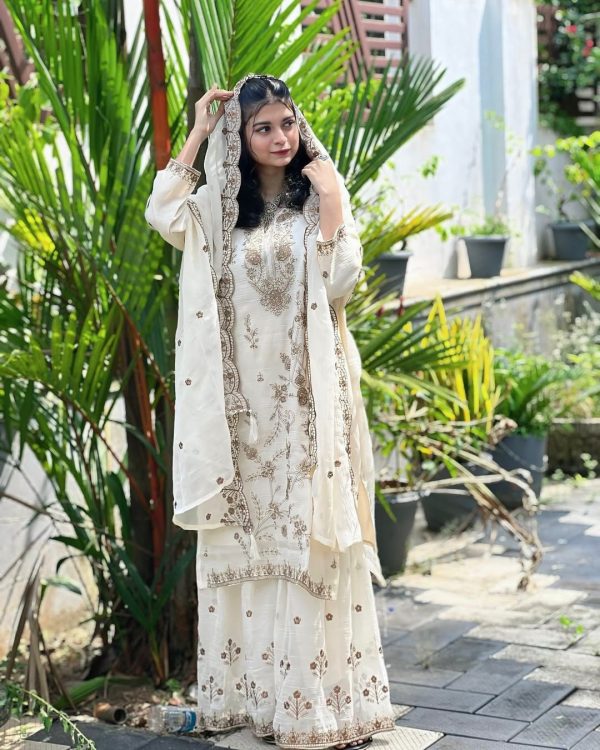 LC 1376 TRENDING SHARARA SUITS WHOLESALE
