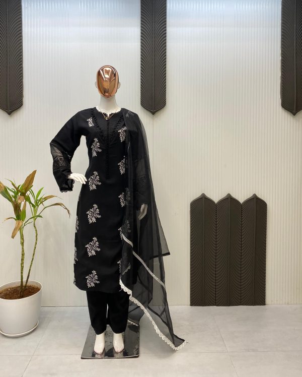 LG 1951 D DESIGNER WEAR EXCLUSIVE SUIT IN ROMAN SILK
