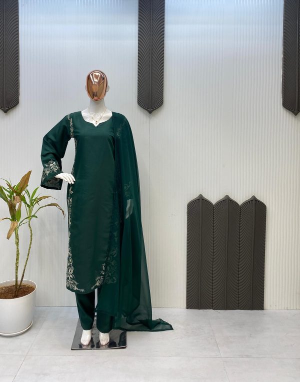 LG 1969 DESIGNER WEAR EXCLUSIVE SUIT IN ROMAN SILK