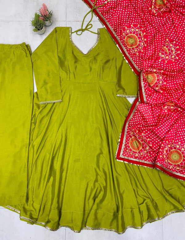 LG 1970 B DESIGNER AND ELEGANCE GOWN IN THREE PIECE