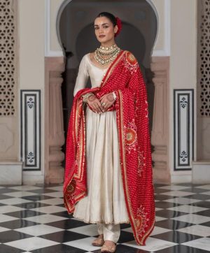 LG 1970 DESIGNER AND ELEGANCE GOWN IN THREE PIECE