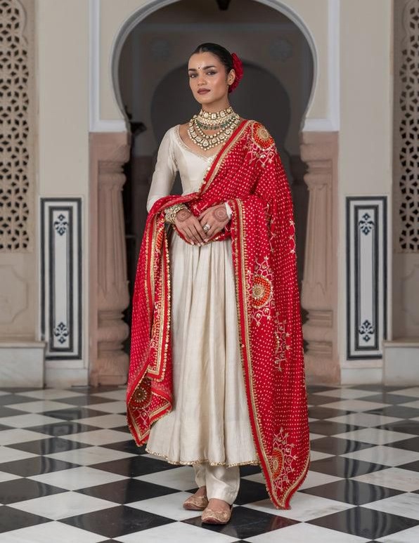 LG 1970 DESIGNER AND ELEGANCE GOWN IN THREE PIECE