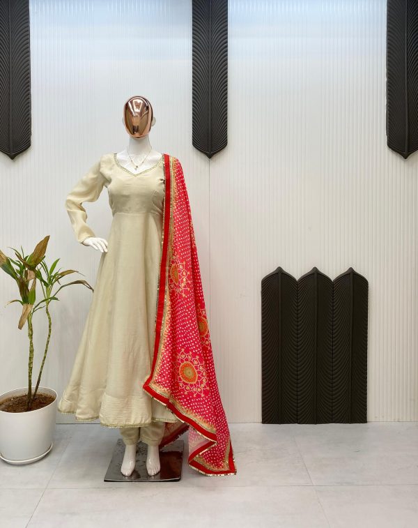 LG 1970 DESIGNER AND ELEGANCE GOWN IN THREE PIECE