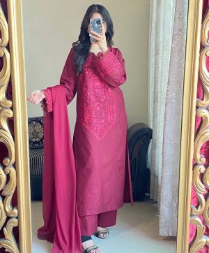 LG 1971 EXCLUSIVE SUIT IN ROMAN SILK WHOLESALE