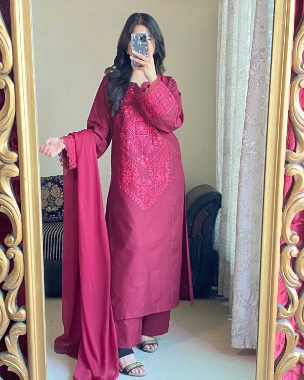 LG 1971 EXCLUSIVE SUIT IN ROMAN SILK WHOLESALE