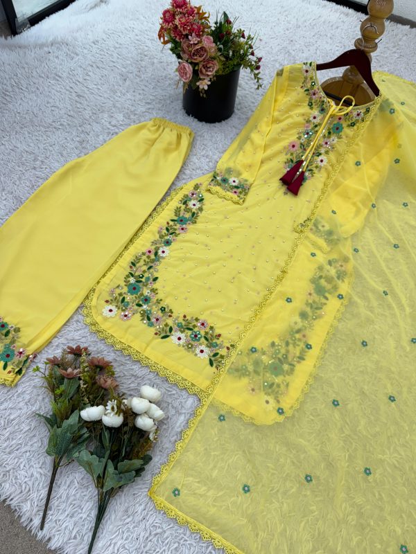 SHREE HARI NSR 862 C TRENDING SALWAR SUITS ONLINE