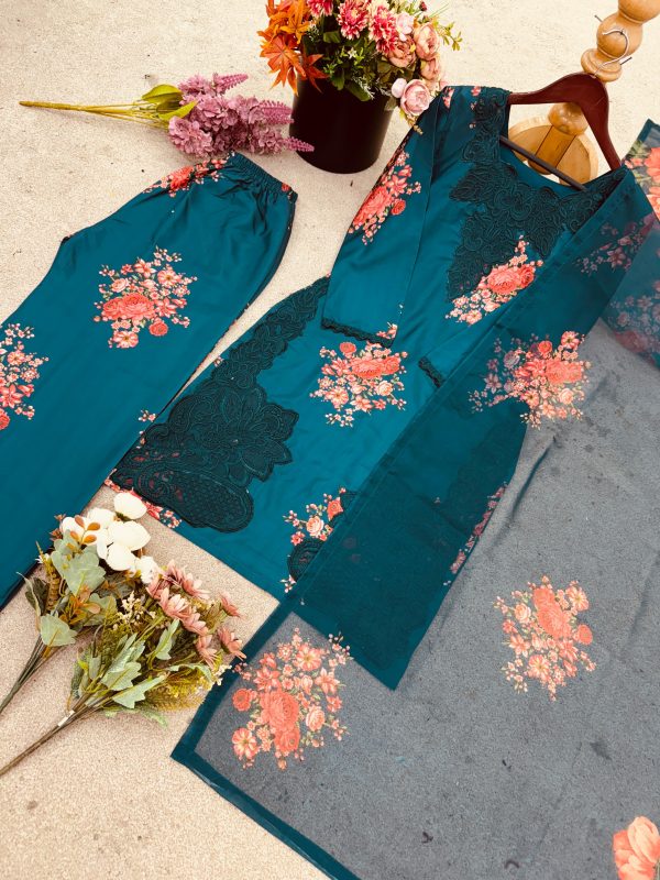 SHREE HARI SSR 520 TRENDING DIGITAL PRINTED SUITS
