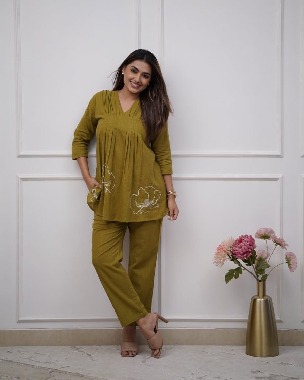 SHRUTI CREATION SLUB COTTON EMBROIDERED CORD SET