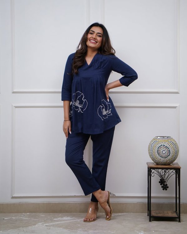SHRUTI CREATION SLUB COTTON EMBROIDERED CORD SET