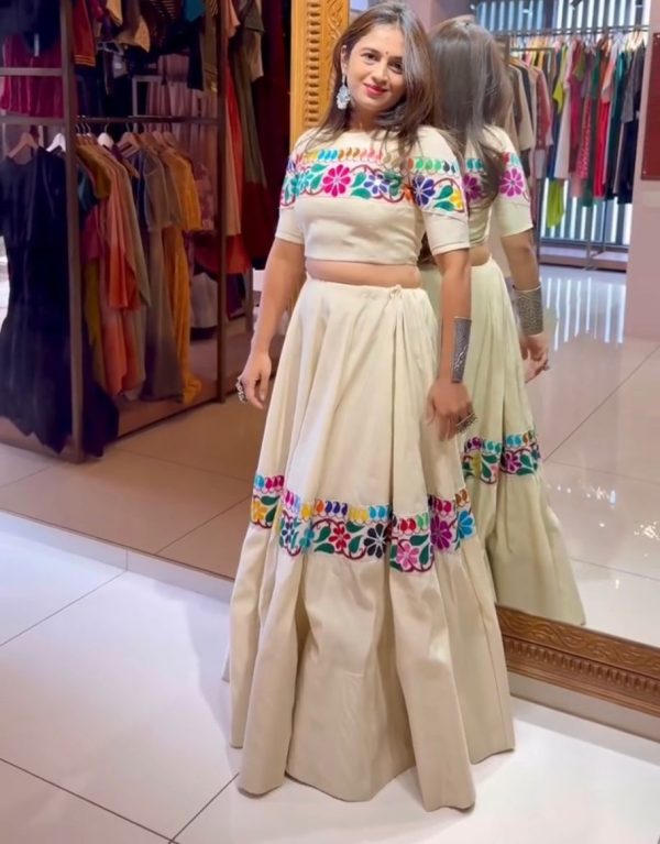 AAROHI DESIGNER AD 211 TRENDING LEHENGA WHOLESALE