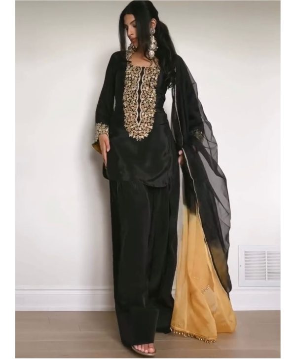 AAROHI DESIGNER PD 1132 TRENDING FARSHI PLAZZO SUIT