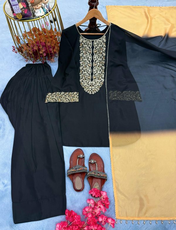 AAROHI DESIGNER PD 1132 TRENDING FARSHI PLAZZO SUIT