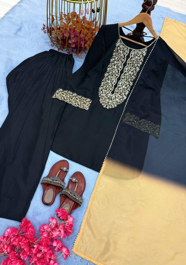 AAROHI DESIGNER PD 1132 TRENDING FARSHI PLAZZO SUIT