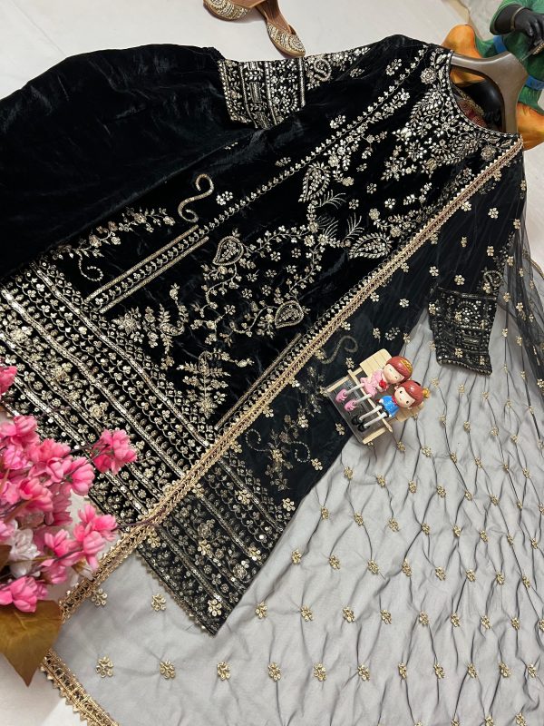 LC 1389 DESIGNER VELVET SALWAR SUITS WHOLESALE