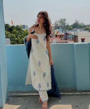 LG 1983 EXCLUSIVE STRIPPED KURTI AND PANT WHOLESALE