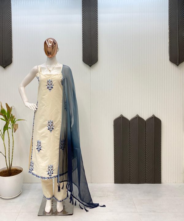 LG 1983 EXCLUSIVE STRIPPED KURTI AND PANT WHOLESALE