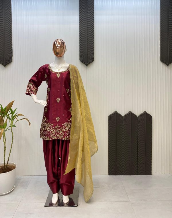 LG 1989 EXCLUSIVE SEQUANCE EMBROIDERED SUIT